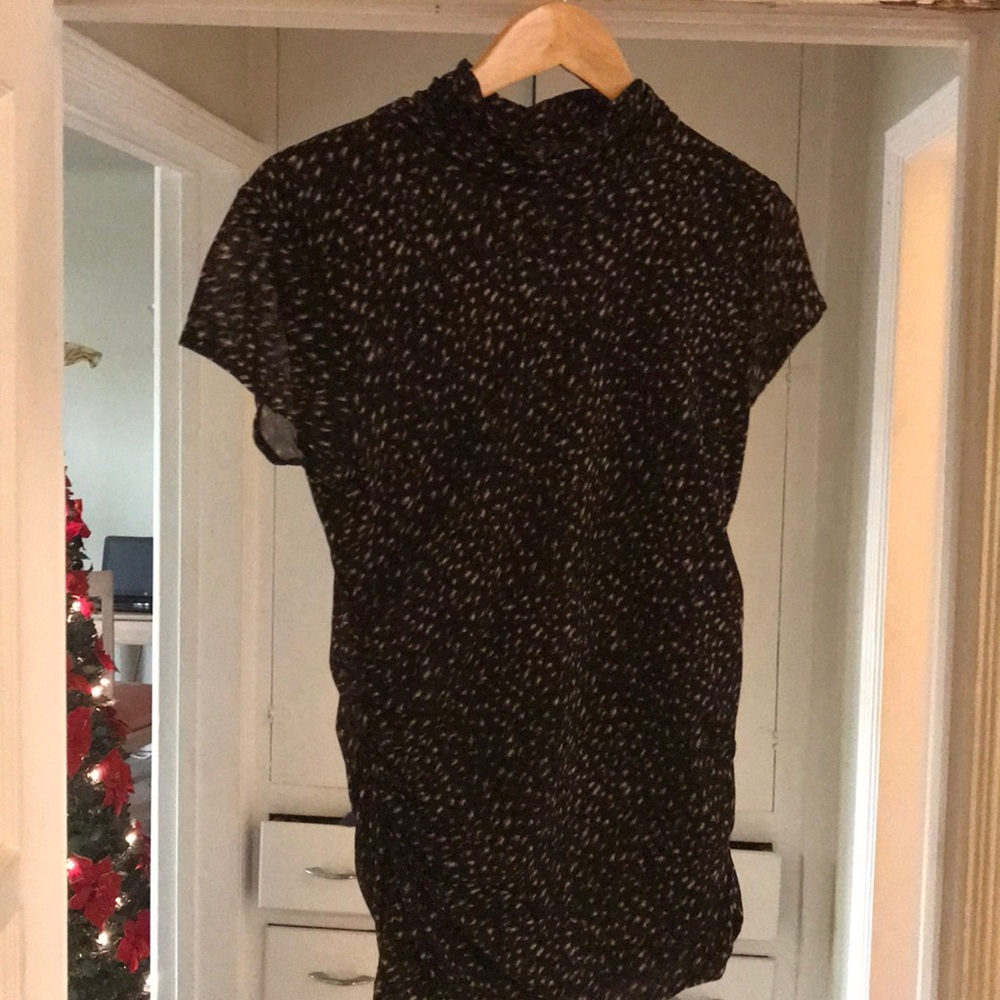 Kenneth Cole mock turtleneck w/ short sleeves, XL.